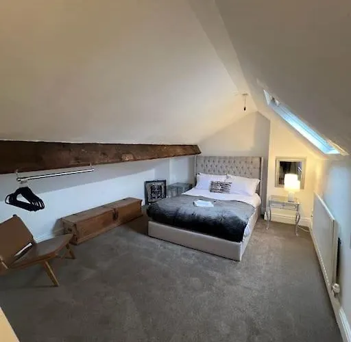 6 Bed House - 12 Minutes To City Centre