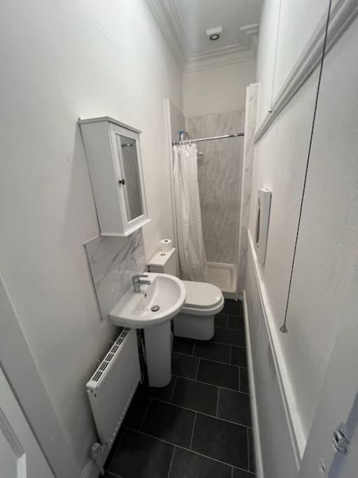 6 Bed House - 12 Minutes To Centre * Birmingham