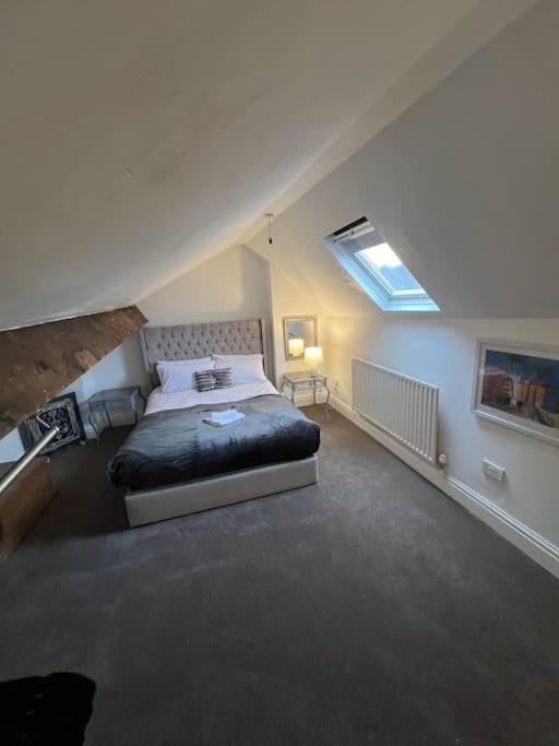 6 Bed House - 12 Minutes To Centre *