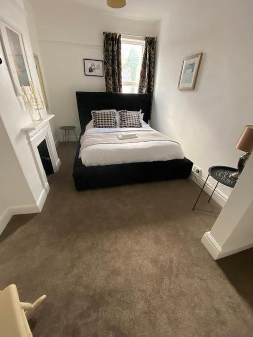 Holiday home 6 Bed House - 12 Minutes To Centre Birmingham