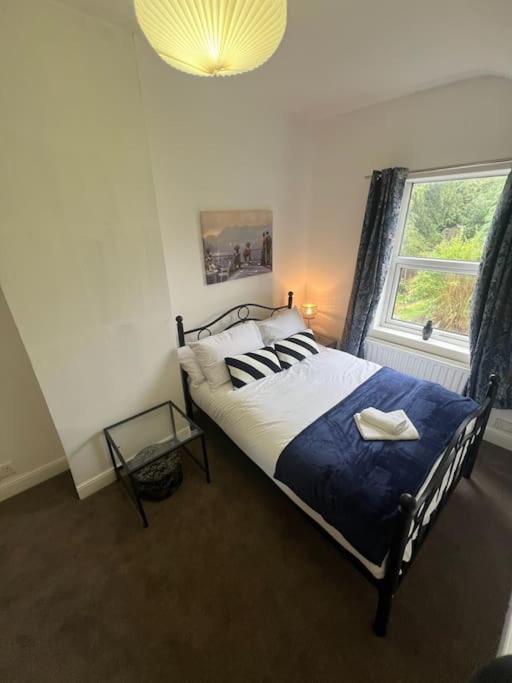 6 Bed House - 12 Minutes To Centre *