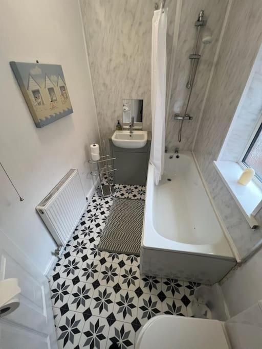 6 Bed House - 12 Minutes To Centre Holiday home *