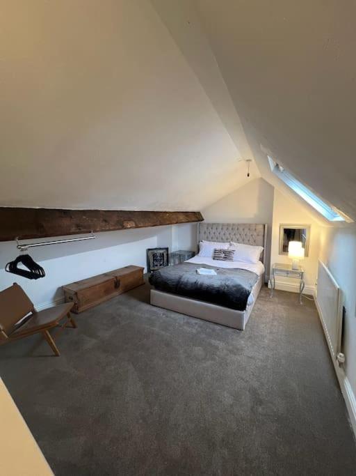 6 Bed House - 12 Minutes To Centre *